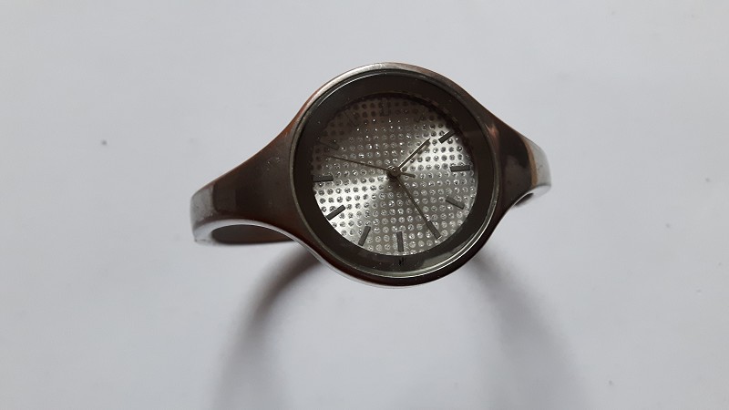 Ladies bangle quartz watch jewelled face fwo
