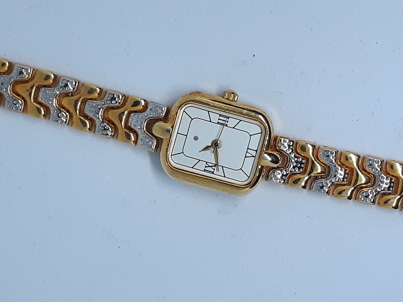 Ladies Quartz Watch With Mixed Metal Strap